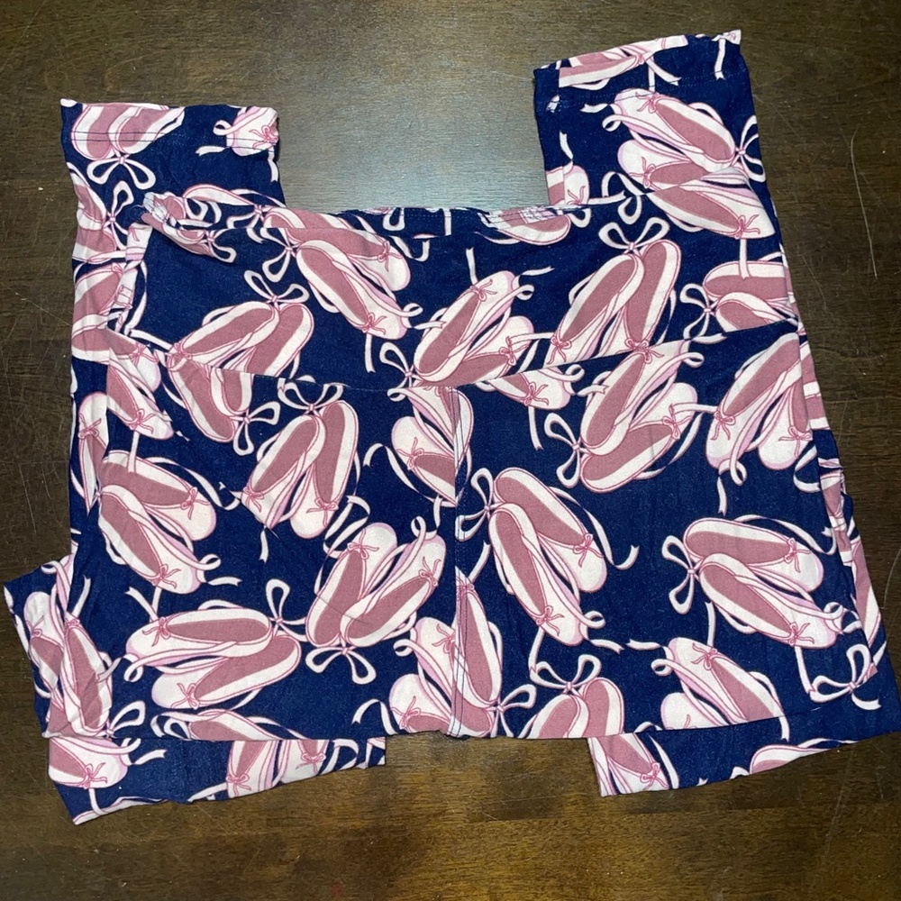 LuLaRoe NWOT OS Leggings #105